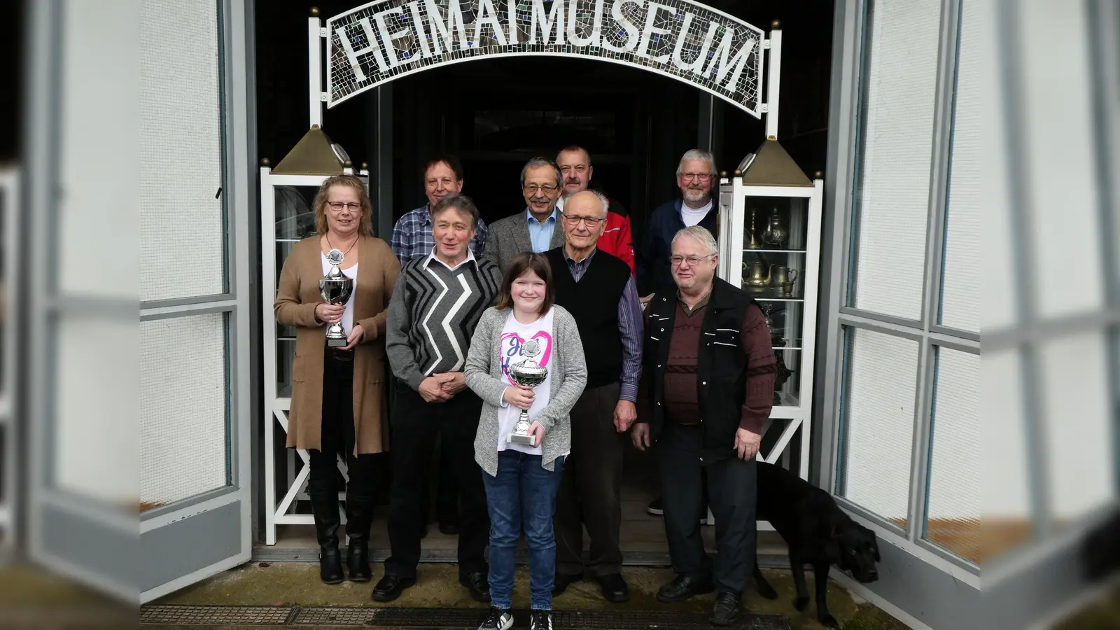 V.l.: Kerstin Schindler, Dieter Budde, Alfred Schomberg, Lena Seehorst, Herbert Rössel, Dieter Weymann, Walter Knoblauch, Reinhold Köster und Norbert Thewes. (Foto: Foto: privat)