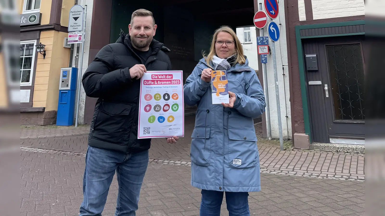 Peter-Ulf Geisler und Inga Schaper vom Stadtmarketing Holzminden laden ein zu den Duft- und Aromaseminaren. (Foto: privat)
