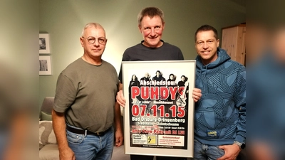 Ludger Pape, Stefan Pape und Bernd Nahen (v.l.n.r.) holten die Puhdys 2003 und 2015 nach Dringenberg. (Foto: Doris Dietrich)