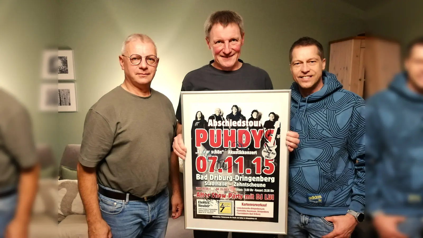 Ludger Pape, Stefan Pape und Bernd Nahen (v.l.n.r.) holten die Puhdys 2003 und 2015 nach Dringenberg. (Foto: Doris Dietrich)