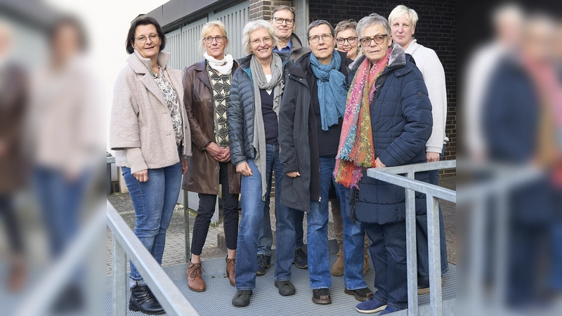 Sie alle handeln aus der Überzeugung, dass Leben bis zuletzt zählt (von links): Silvia Frei (Koordinatorin), Karin Patschke, Dorothea Gebauer (Koordinatorin), Ingo Scheimann, Andrea Herwig, Monika Hegner, Magdalena Schwarz und Tina Hirsch. (Foto: Stefan Bönning)