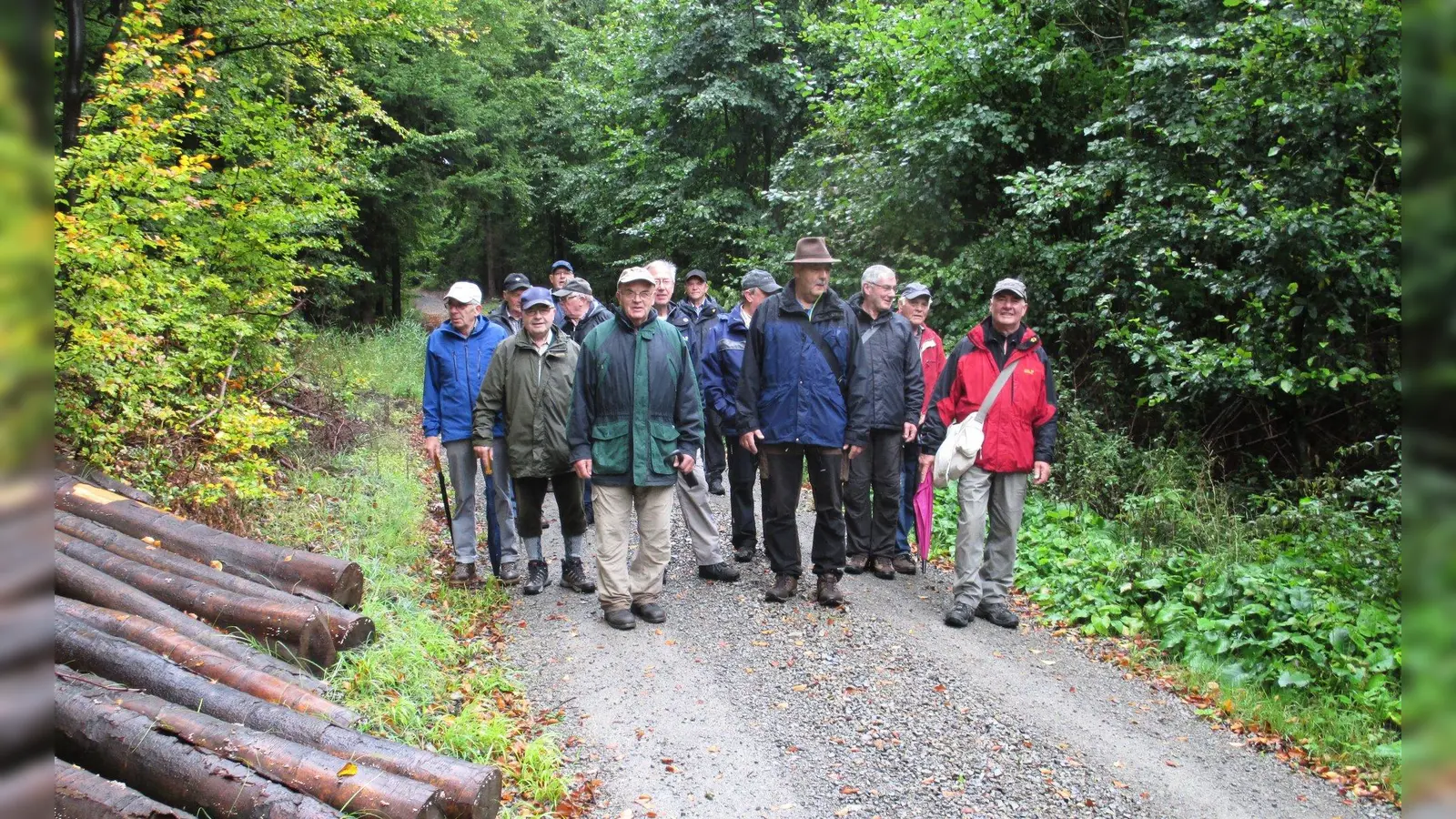 Die Wanderfreunde Westuffeln unterwegs. (Foto: Foto: privat)