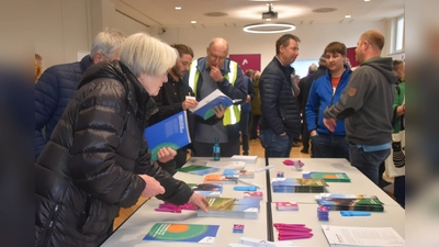 Eindrücke vom Bürgerdialog zur geplanten Stromtrasse in Brakel. (Foto: Barbara Siebrecht)