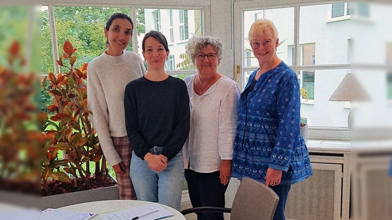 Nino Wais (Chefärztin AMEOS Klinik), Silke Clerc (BISS), Anita Hummel (Befem) und Sigrun Brünig (Gleichstellungsbeauftragte Landkreis Holzminden). (Foto: privat)