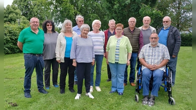 V.l.: Johannes Hellmuth, Andrea Deckmann-Müller, Ursula Nolte, Franz Tratzki, Christel Wiench, Ellen Tratzki, Paul Holtkamp, Elisabeth Strathaus, Dieter Brechtken, Aloys Ricken, Ronald Knop und Gerhard Schäfers. (Foto: privat)