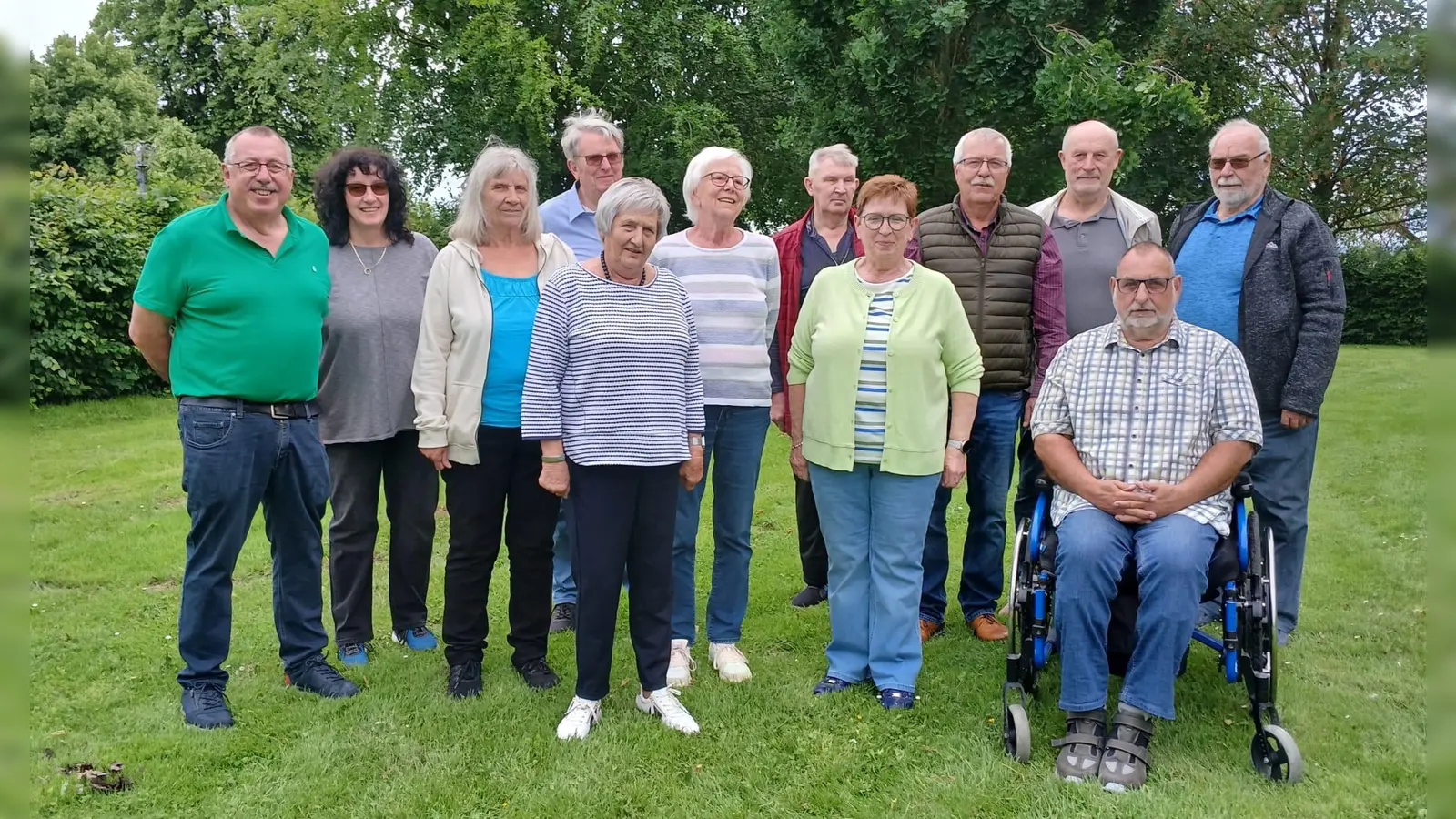 V.l.: Johannes Hellmuth, Andrea Deckmann-Müller, Ursula Nolte, Franz Tratzki, Christel Wiench, Ellen Tratzki, Paul Holtkamp, Elisabeth Strathaus, Dieter Brechtken, Aloys Ricken, Ronald Knop und Gerhard Schäfers. (Foto: privat)