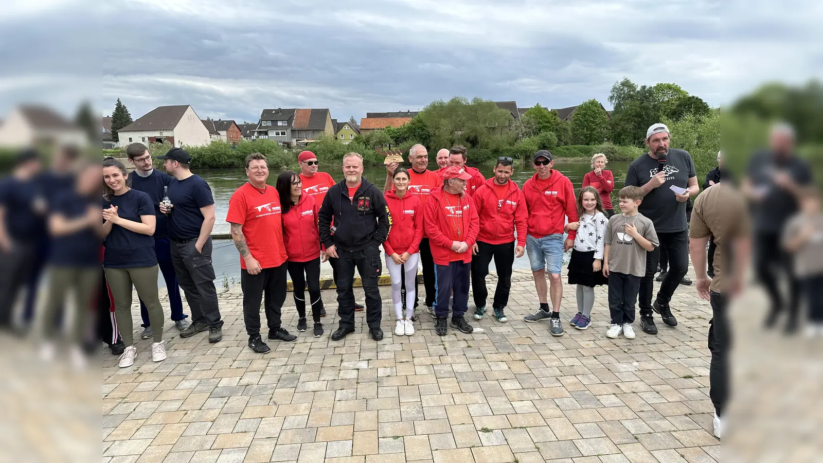 Die Teams bei der Drachenboot-Regatta (Foto: Team Drachenboot WSV)