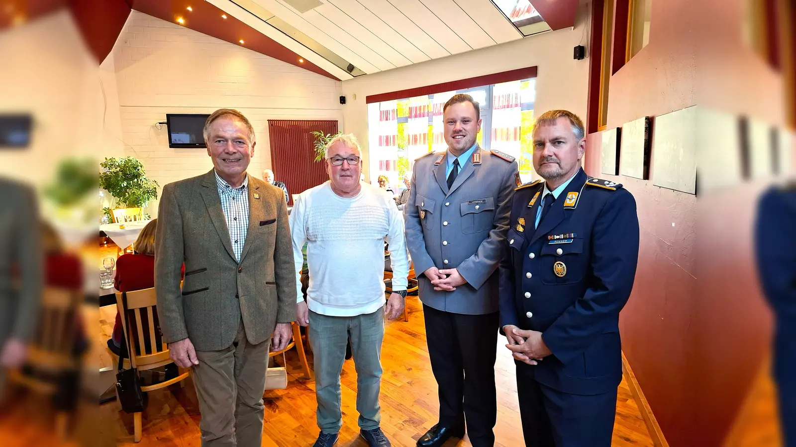 Die Offiziere waren zu Gast bei der Seniorenunion. (Foto: privat)