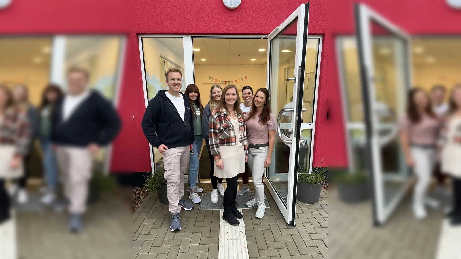 Das Team der Johanniter-Kita „Bielenbergbande“ freut sich auf viele Besucher am Tag der offenen Tür (v. l.): Lucas Heinze, Heike Richter, Ronja Overkamp, Jana Ostermann, Britta Fromme und Isabelle Rolf.  (Foto: Johanniter Lippe-Höxter)