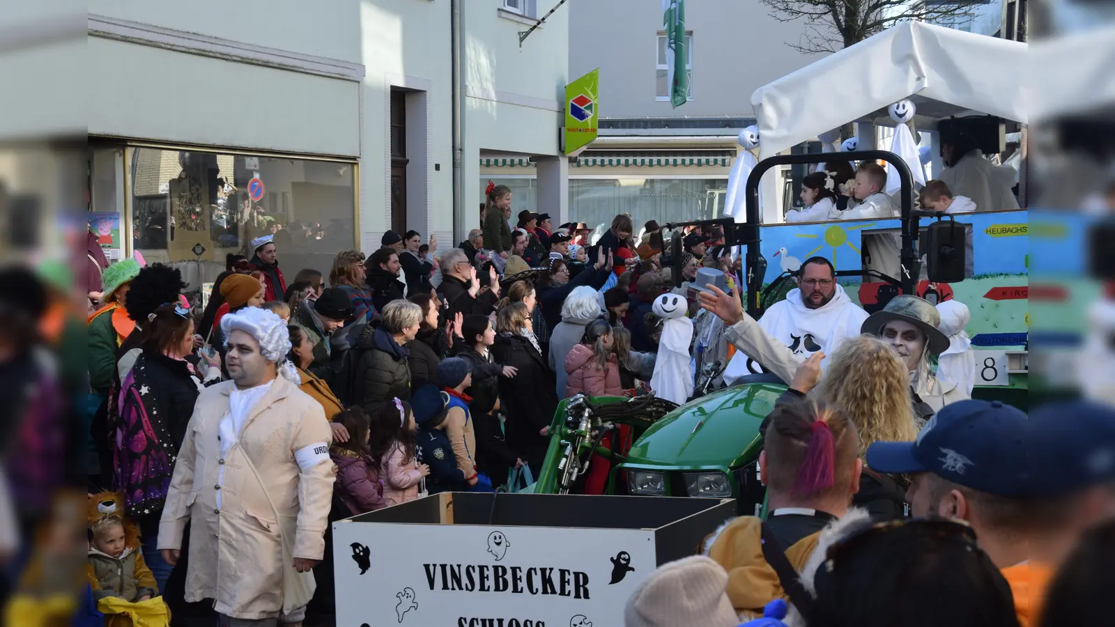 Auf Steinheims Straßen gings mal wieder besonders lustig zu. (Foto: Marc Otto)