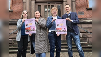 V.l.: Cornelia Pätzold (Selbsthilfe-Büro Kreis Höxter, Nadine Nolte (Gleichstellungsbeauftragte der Stadt Höxter), Katja Hübner (LandFrauen Kreisverband Höxter-Warburg) und Mario Hildebrand (VHS Höxter-Marienmünster). (Foto: privat)