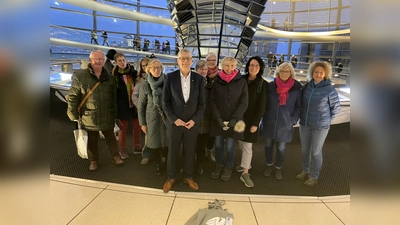 Die Mitglieder der Hospizgruppe mit dem heimischen Bundestagsabgeordneten Christian Haase. (Foto: privat)