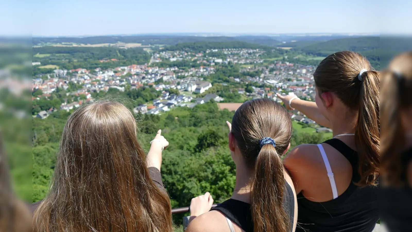 Auf den Wanderungen entdeckten die Schülerinnen und Schüler mitunter auch ihren Ausgangspunkt wieder. (Foto: privat)