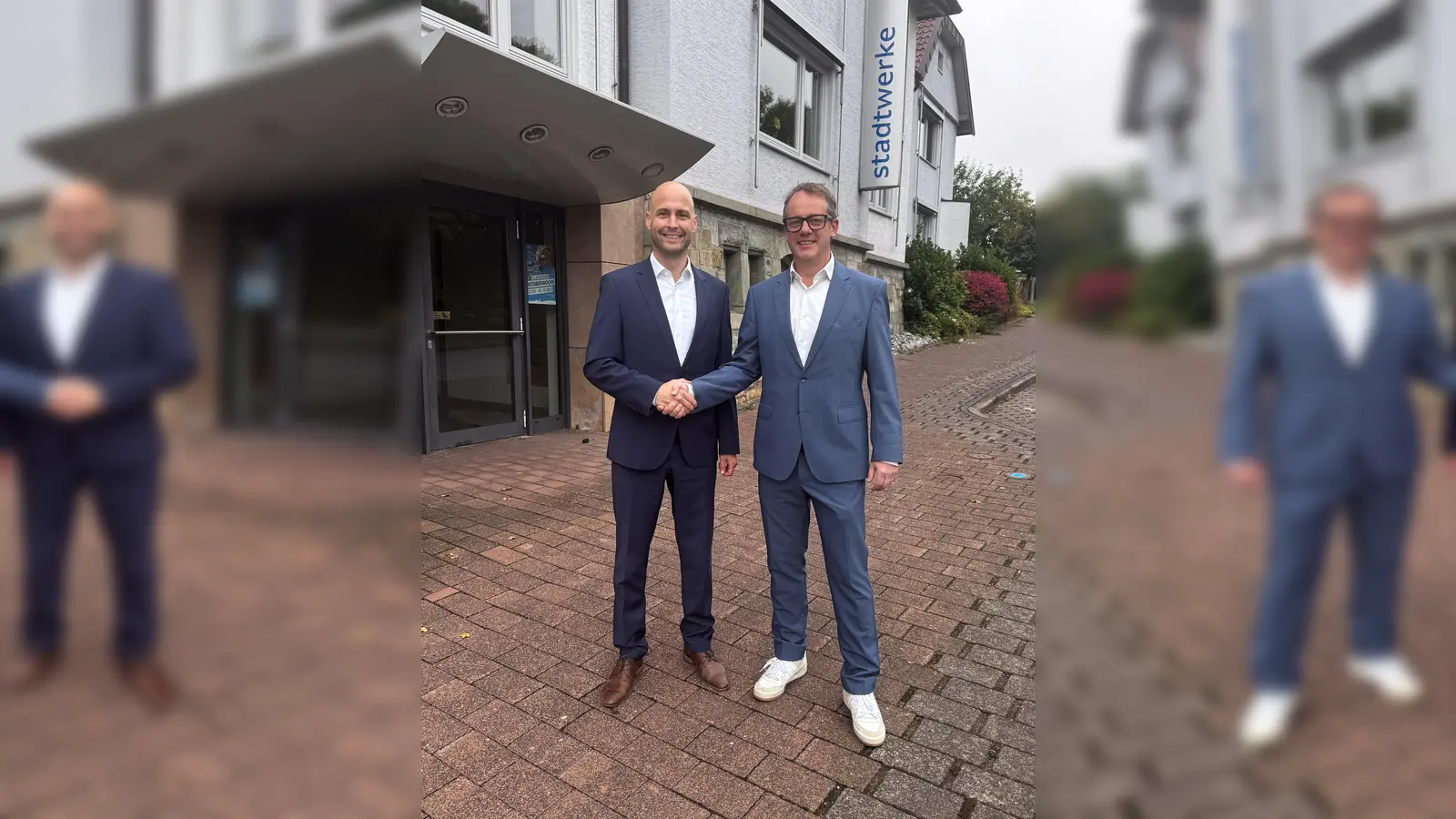 Dr. Sebastian Breker, Geschäftsführer der EAM, und Leander Sasse, Geschäftsführer der SWW, freuen sich über eine gute Zusammenarbeit. (Foto: privat)