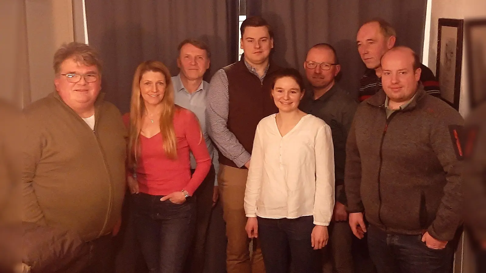 Der neugewählte Vorstand (v.l.): Jörg Isermann, Silvia Vorderbrüggen, Oliver Baltes, Marvin Wildemann, Charlotte Drude, Hubertus Kuhaupt, Jürgen Menne und Marius Emmerich. (Foto: Dorfgemeinschaft Welda / privat)