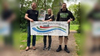 Freuen sich auf den 27. Juli (v.l.): Fabian Fischer, Laura Neils und Marvin Küppers vom Organisationsteam. (Foto: Jugend- und Kulturverein Fürstenberg e. V.)