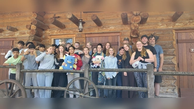 Strahlende Gesichter: Gemeinsam ging es für die Gruppe in den Europapark. (Foto: Stadt Höxter)