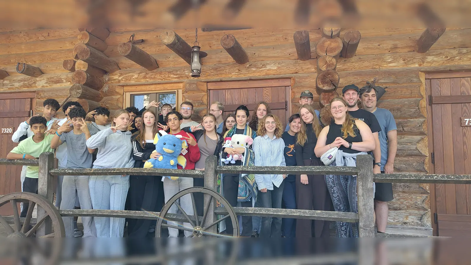 Strahlende Gesichter: Gemeinsam ging es für die Gruppe in den Europapark. (Foto: Stadt Höxter)