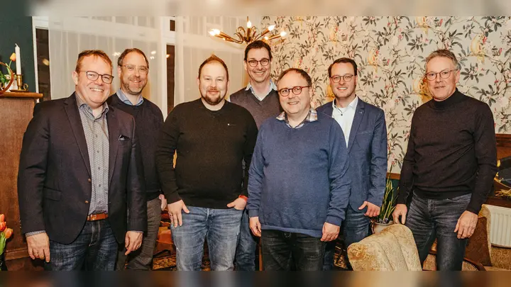 V.l. die Vorstandsmitglieder: Bernhard Fischer, Alexander Böker, Markus Härmens, Michael Bunne, Rainer Schäfers, Alexander Kleinschmidt und Peter Frischemeier. (Foto: Werbering)