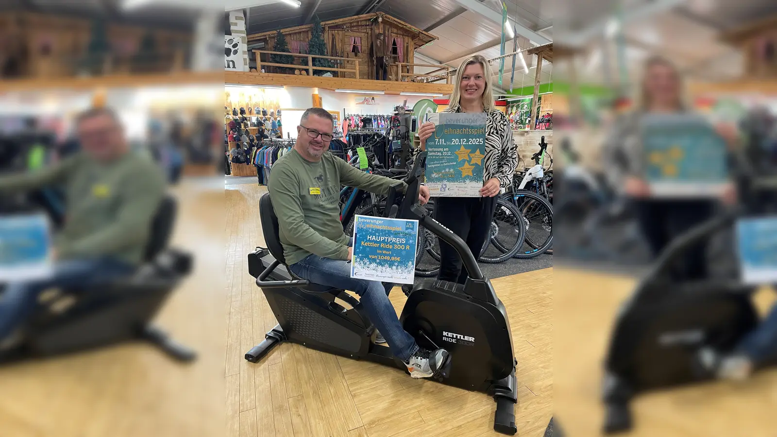 Oliver Lange (Sport-Center Diederich) und Nicole Bartolles (Beverungen Marketing) präsentieren den diesjährigen Hauptpreis. (Foto: Beverungen Marketing)