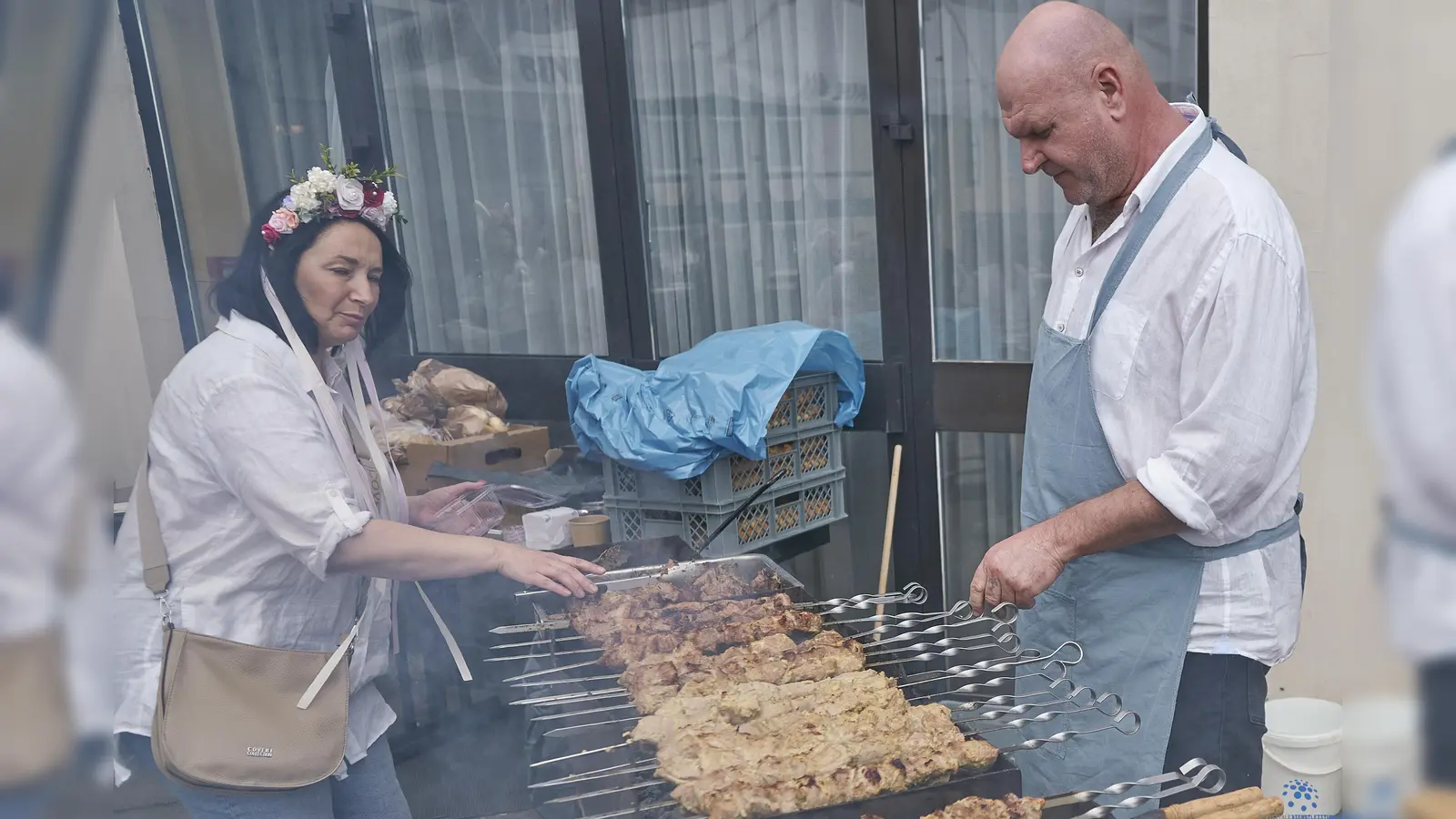 Rund 100 Kilo Schaschlyk, 40 Liter Borschtsch und ein riesiges Kuchenbuffet wurden von den etwa 800 Besuchern des Festes verzehrt. (Foto: Stefan Bönning)