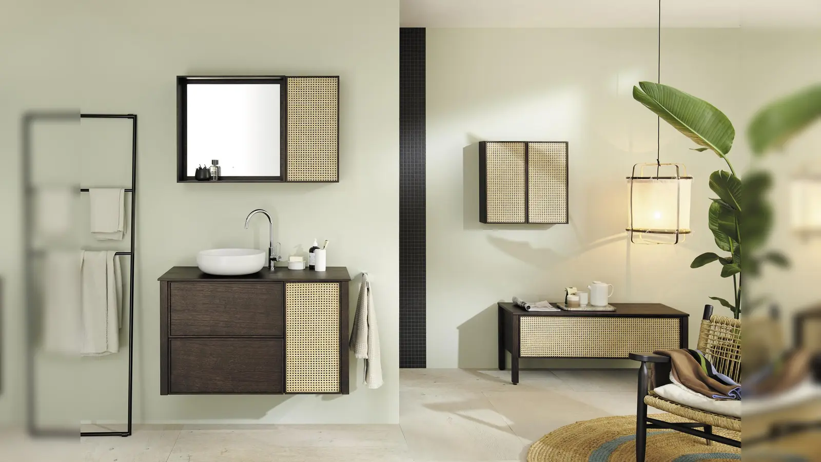 Das von Sitzflächen oder Wohnbereichen bekannte Wiener Geflecht schafft nun auch im Bad eine wohnliche Atmosphäre.  (Foto: VDM/Burgbad)