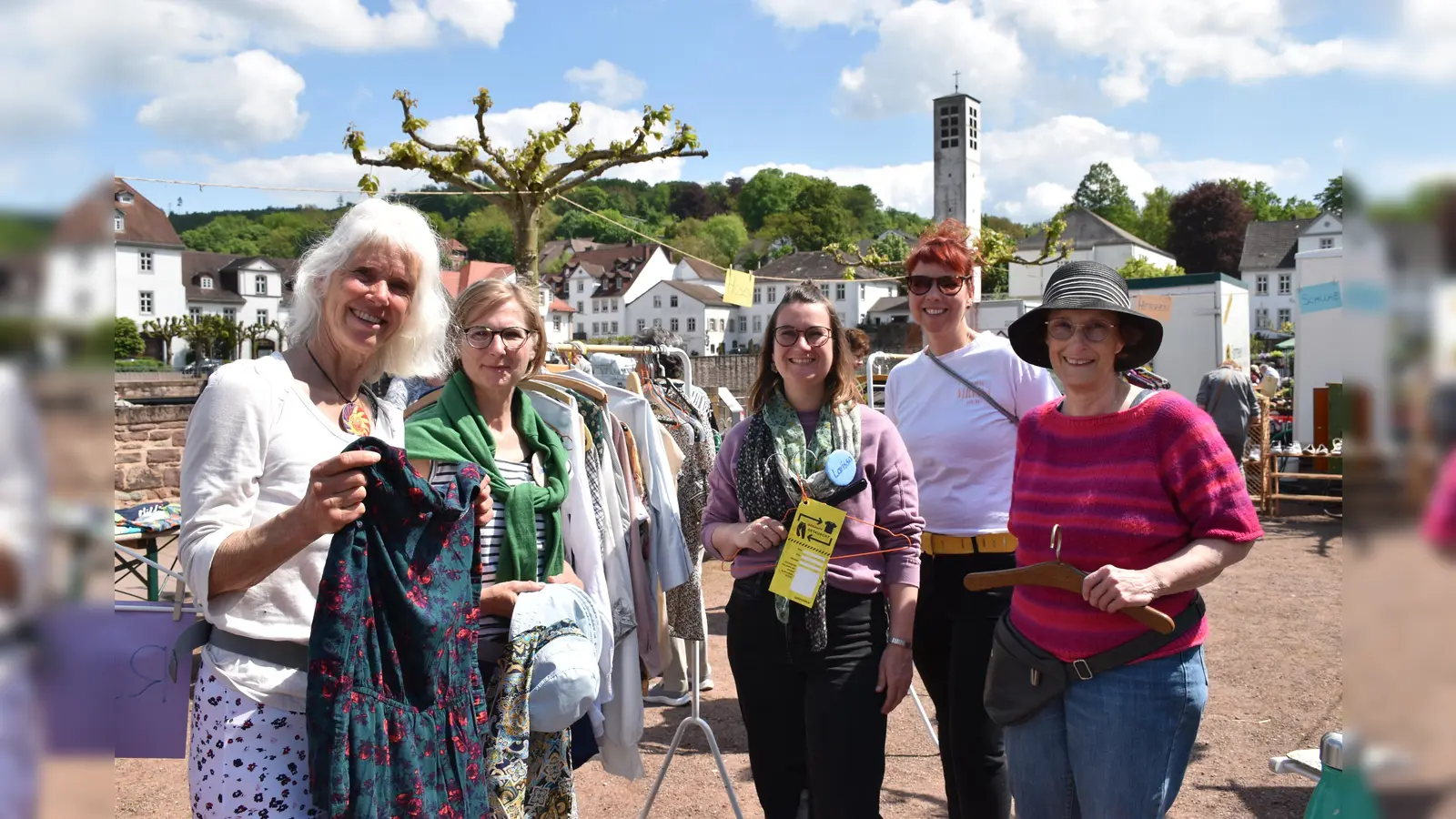 Die Kleidertauschbörse organisierten (v. l.) Ute Bachmann, Daniela Matrisch, Lariss Piller, Steffi Ullrich und Ute Lugart.  (Foto: Barbara Siebrecht)