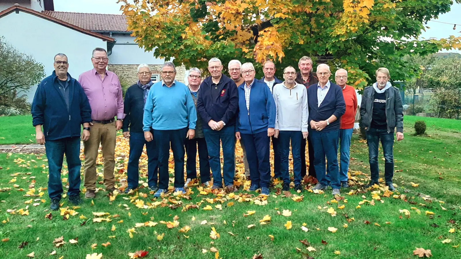 Die Rentner AG Welda (v.l.) Holger Sprenger, Ulrich Kuhaupt, Ewald Wennekamp, Heinz Marquardt, Franz Petry, Oswald Blömeke, Dieter Dewenter, Johannes Multhaupt, Alexander Winkler, Friedhelm Koch, Walter Göbel, Otto Flaskamp, Walter Gutzeit und Peter Martin. (Foto: privat)
