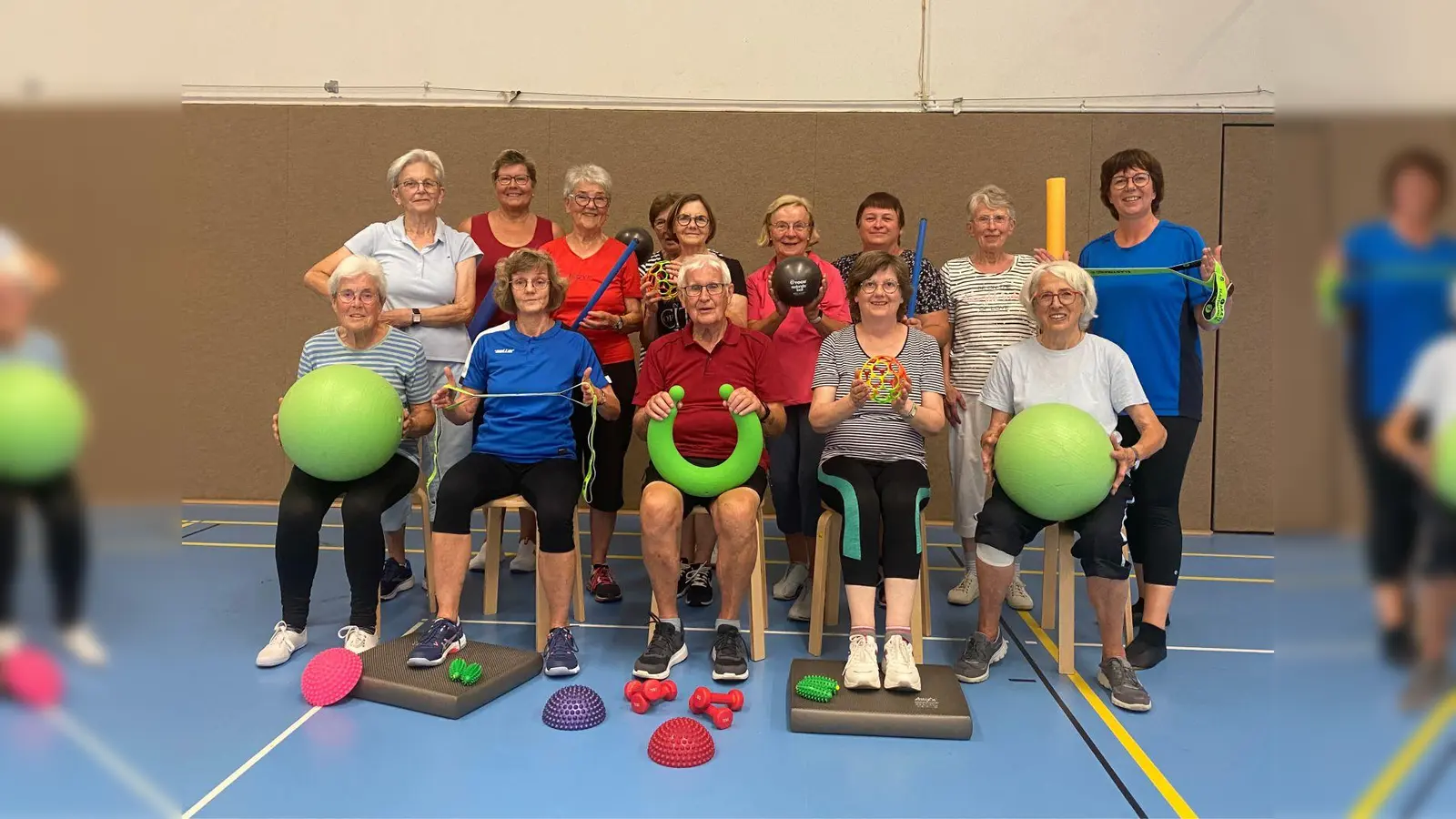 Die Gruppe „Gesundheitssport im Alter“ mit (rechts stehend) Übungsleiterin Silke Lücke und (sitzend 2. von links) Übungsleiterin Ute Range. (Foto: privat)