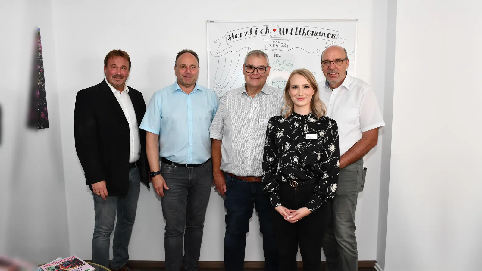 Achim Keil (Leiter Jobcenter Holzminden), Landrat Michael Schünemann, Michael Schmitz (Projektleiter der Softdoor GmbH), Darja Graf (Projektkoordinatorin Service Point) Gerhard Durchstecher (Vorsitzender Geschäftsführung Arbeitsagentur Hameln). (Foto: Foto: Peter Drews/Landkreis Holzminden)