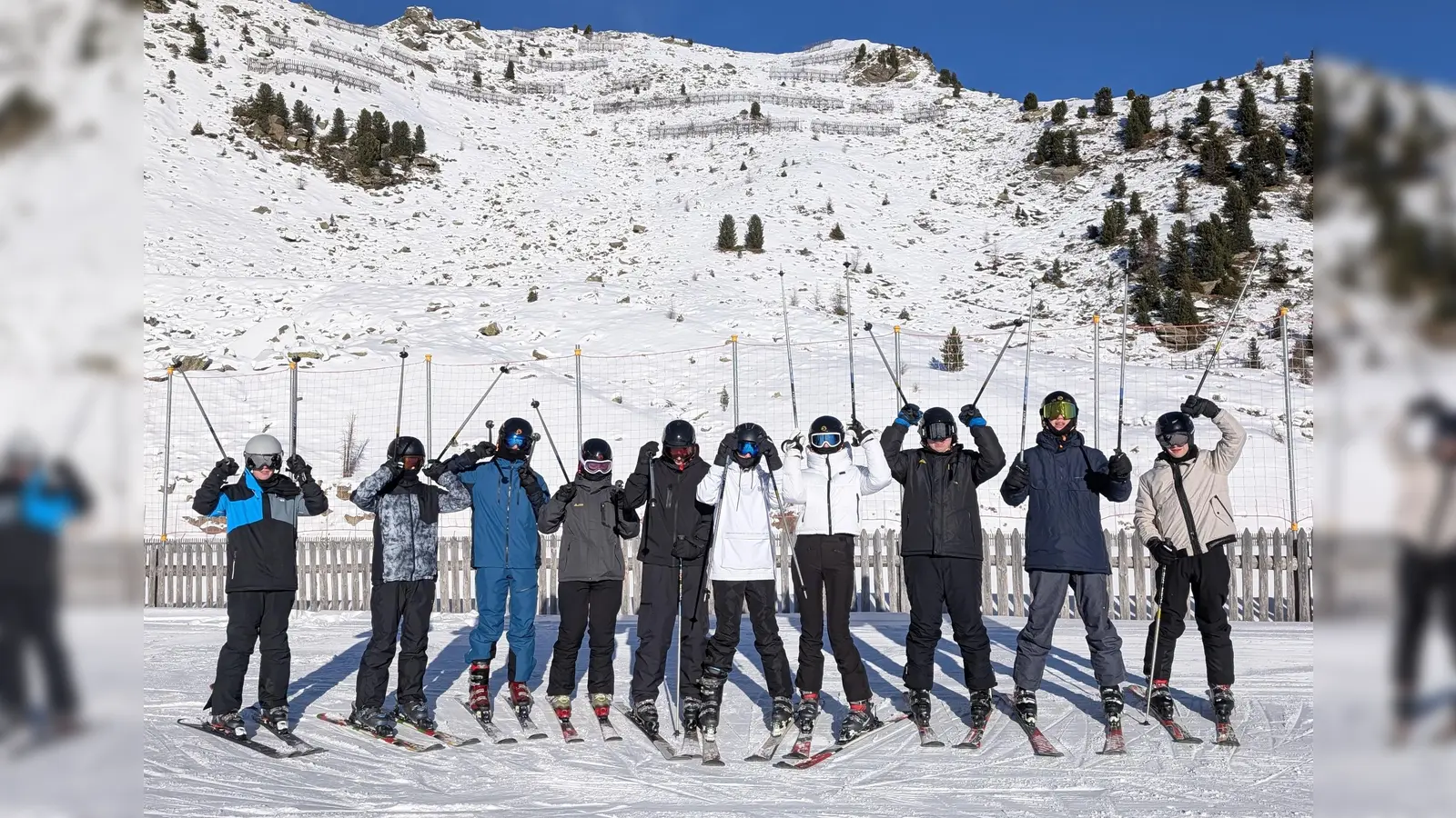 Fortgeschrittene Schülerinnen und Schüler der Klassen 10a und 10b bei der Ski-Fahrt.  (Foto: Gymnasium Beverungen)