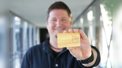 Sascha Atteln von der Geschäftsstelle Ehrenamt möchte weitere Unternehmen und Institutionen dafür gewinnen, sich als Partner an der Ehrenamtskarte zu beteiligen. (Foto: Kreis Höxter)