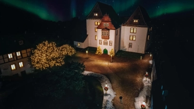 Das festlich geschmückte Schloss, kulinarische Genüsse und kreative Angebote stimmen Besucher auf die schönste Zeit des Jahres ein. (Foto: privat)