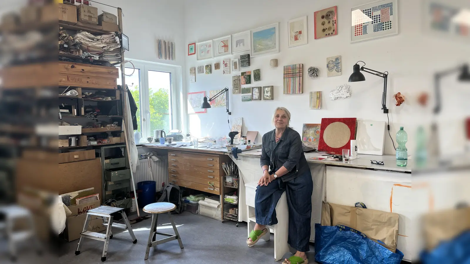 In Gabriele Regierts Berliner Atelier wird die Installation der Dringenberger Ausstellung entwickelt. (Foto: privat)