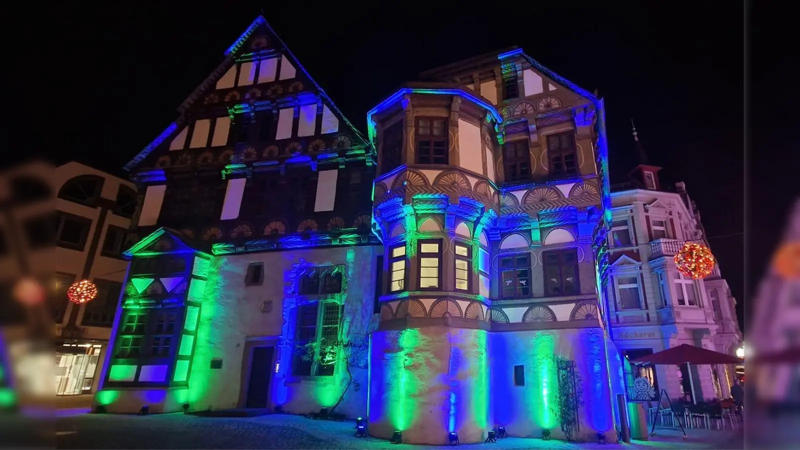 Late-Night-Shopping im Lichtermeer: Die Innenstadt lädt zum Einkaufen in stimmungsvoller Atmosphäre. (Foto: privat)
