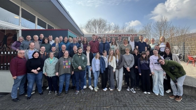 Gruppe vor der Jugendherberge Bad Driburg. (Foto: privat)