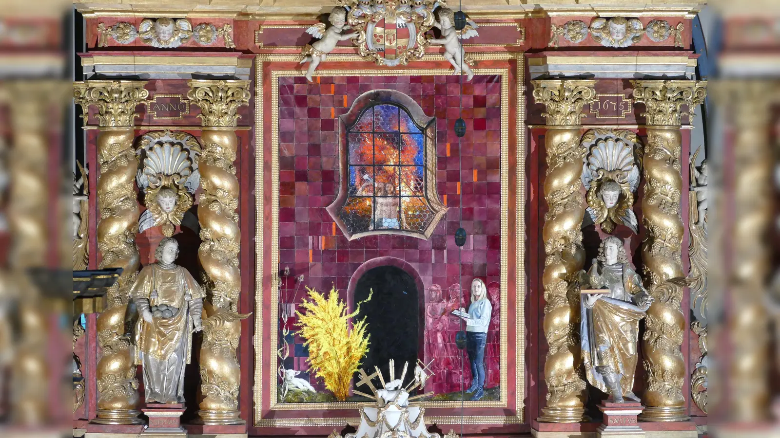 Das neue Hochaltarbild in der ehemaligen Abteikirche Corvey steht im Mittelpunkt eines Themenabends in Anlehnung an die erfolgreichen „Zeitreise“-Vorträge im Rahmen des Corvey-Jubiläums. (Foto: Kirchengemeinde Corvey/Sabine Robrecht)