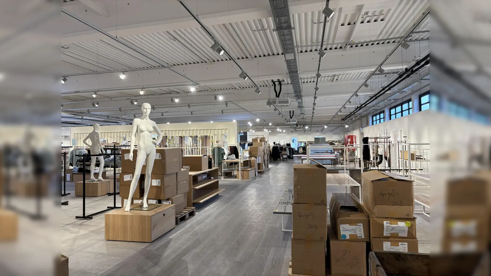 Es nimmt Formen an: Der Modepark Röther wird bald bereit sein zur großen Eröffnung. (Foto: privat)