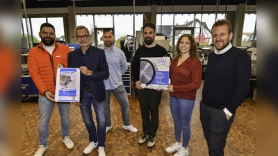 Freuen sich auf die neue Fachmesse „Handwerk 360°“im BildungsCampus Handwerk: (v.l.n.re.) Daniel Heinrich von der Firma Hilti Deutschland AG, Uwe Greff vom Andree Bürozentrum GmbH &amp; Co.KG, Organisator Dennis Bahr von der Kreishandwerkerschaft Höxter-Warburg, Sören Baumgarte von der Vertriebsgesellschaft Stark GmbH &amp; Co.KG sowie Mario Fromme von Viessmann Deutschland GmbH. (Foto: Kreishandwerkerschaft Höxter-Warburg)
