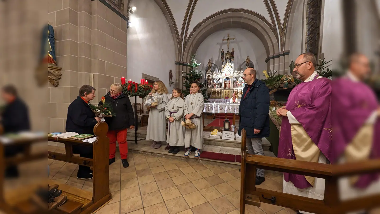 Anneliese Beine wird während des Gottesdienstes verabschiedet. (Foto: privat)