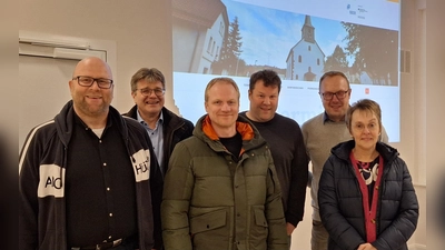 Das Redaktionsteam freut sich über den gelungenen Infoabend und die weiteren Schritte (v. l.): Christoph Held, Markus Krömeke, Björn Meißner, Dennis Groppe, Kai Güthoff und Susanne Krömeke (es fehlen Sabine Leßmann und Ben Krömeke). (Foto: privat)