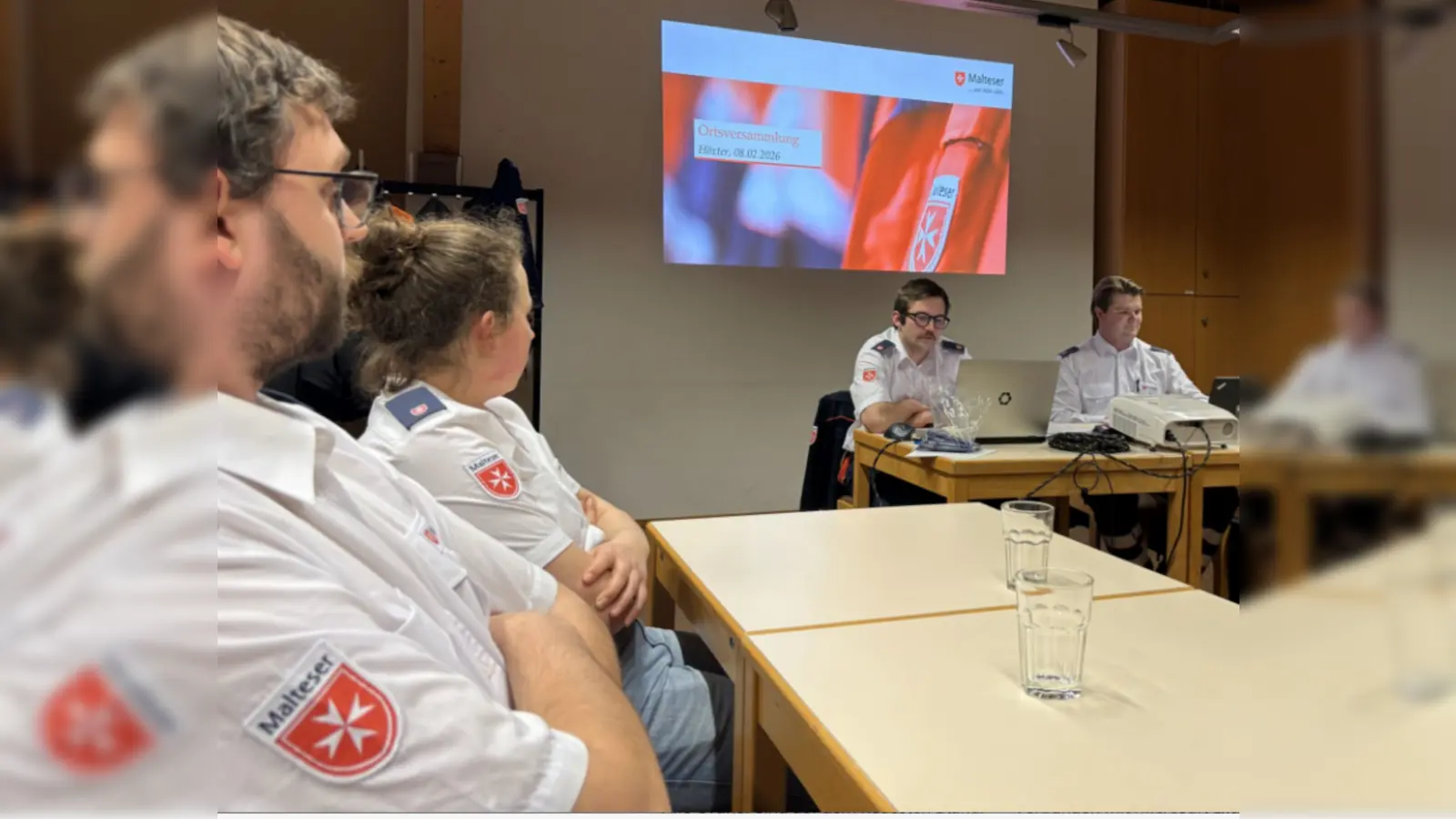 David Müller-Reich und Noah Finn Schikora bei der Jahreshauptversammlung. (Foto: Malteser Höxter / privat)