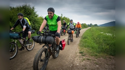 Gruppentour Bikepacking. (Foto:  Bijan Otmischi)