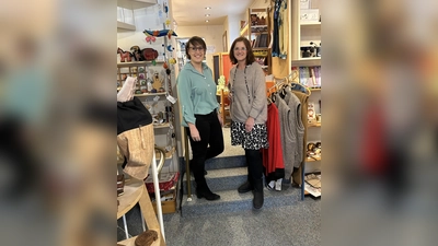 Anja Kurth (ZEE) und Gesine Krohne (Weltladen). (Foto: ZEE)