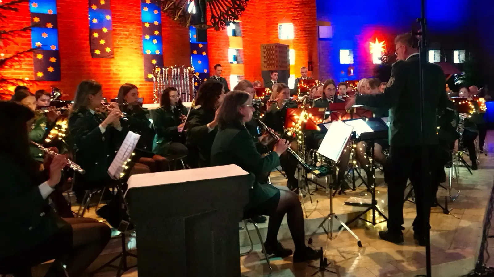 Die Stadtkapelle unter der Leitung von Ulrich Winsel. (Foto: Doris Dietrich)