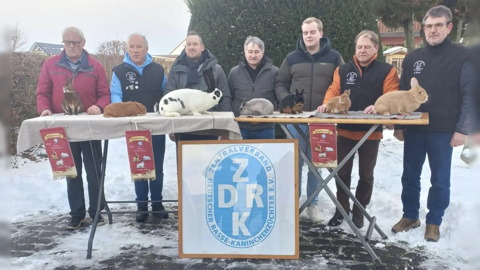 Erfolgreiche Züchter auf der Bundeskaninchenschau (v.l.): Karl Heinz Kießlich, Thomas Pape,Michael Hoppe, Heinz Timmermann, Sören Dohmann, Frank Biermann und Berthold Sturm. (Foto: privat)
