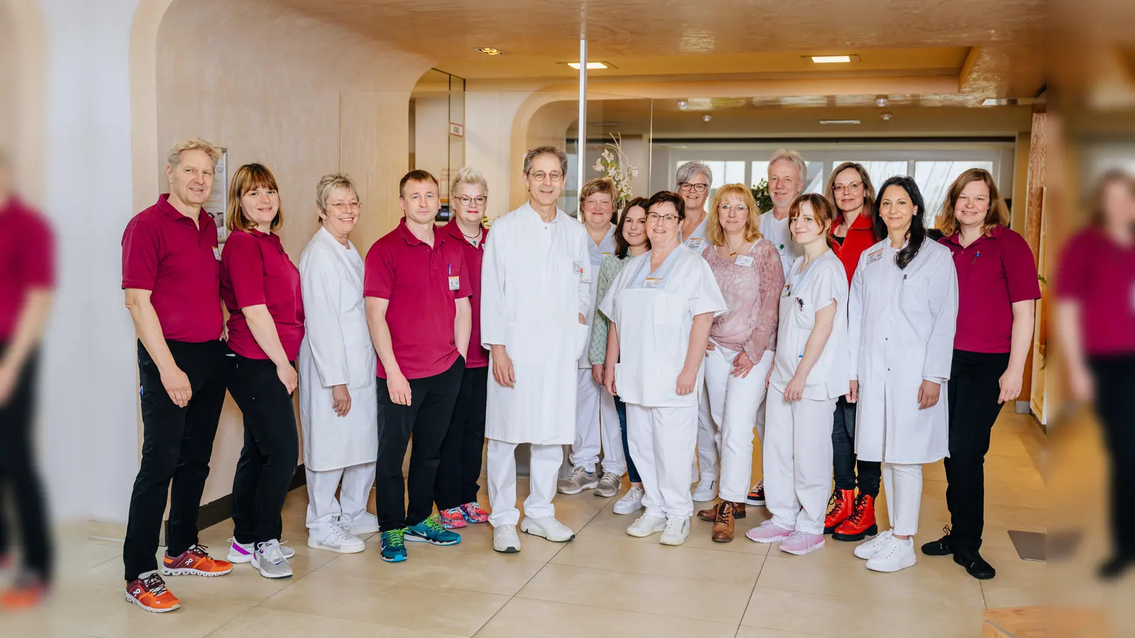Die Klinik für Schmerzmedizin am St. Vincenz Hospital der KHWE feiert in diesem Jahr ihr zehnjähriges Bestehen. Anlässlich des Jubiläums veranstalten Chefarzt Dr. Josef Nelles und sein Team am Dienstag, 4. Juni, einen Aktionstag für Patienten und Interessierte. (Foto: Besim Mazhiqi)