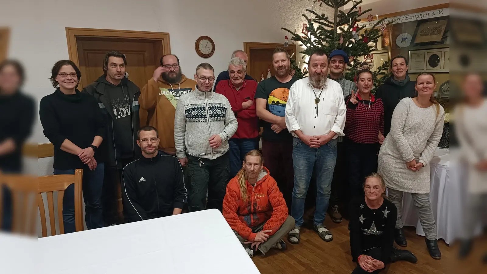 Gruppenfoto bei der Weihnachtsfeier (Foto: Barbara Siebrecht)