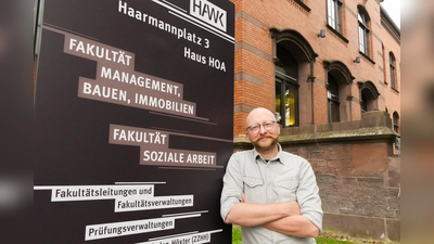 Dr. Jan Schametat spricht zu Berufsorientierung auf dem Dorf. (Foto: HAWK)