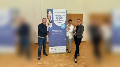 V.l.: Markus Beyer, NBank Berater, Nicole Christoph von der Wirtschaftsförderung des Landkreises Holzminden und Cathrin Ahlborn, Gründungsnetzwerk Südniedersachsen. (Foto: Gründungsnetzwerk Südniedersachsen)